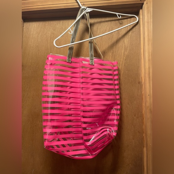 Chic Pink and Gold Tote Bag with Spacious Interior - Picture 2 of 2